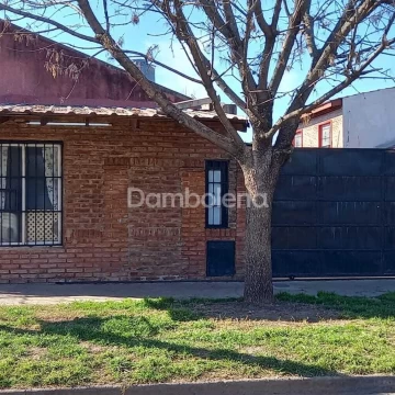 Casa  en Venta en Moreno