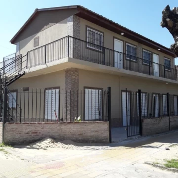 Edificio Comercial en  Burzaco de 6 departamentos de 1-2-3 ambientes muy bien ubicados