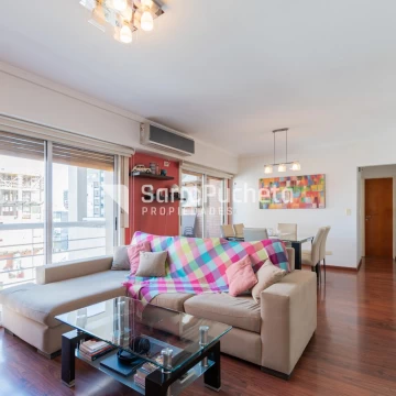 Venta departamento semipiso 4 ambientes con balcón terraza y cochera en Morón.