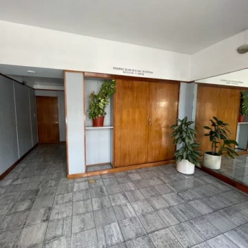 VENDE departamento ubicado en Mitre 397.