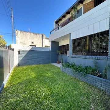 VENDE permuta hermoso inmueble ubicado en Belgrano 669.