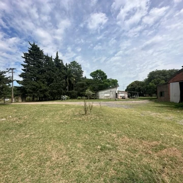 VENDE campo ubicado sobre Autopista Rosario/Buenos aires.