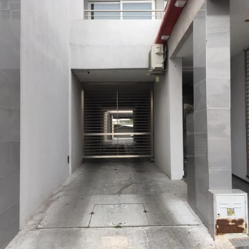 VENDE cochera ubicadas en Italia 30.