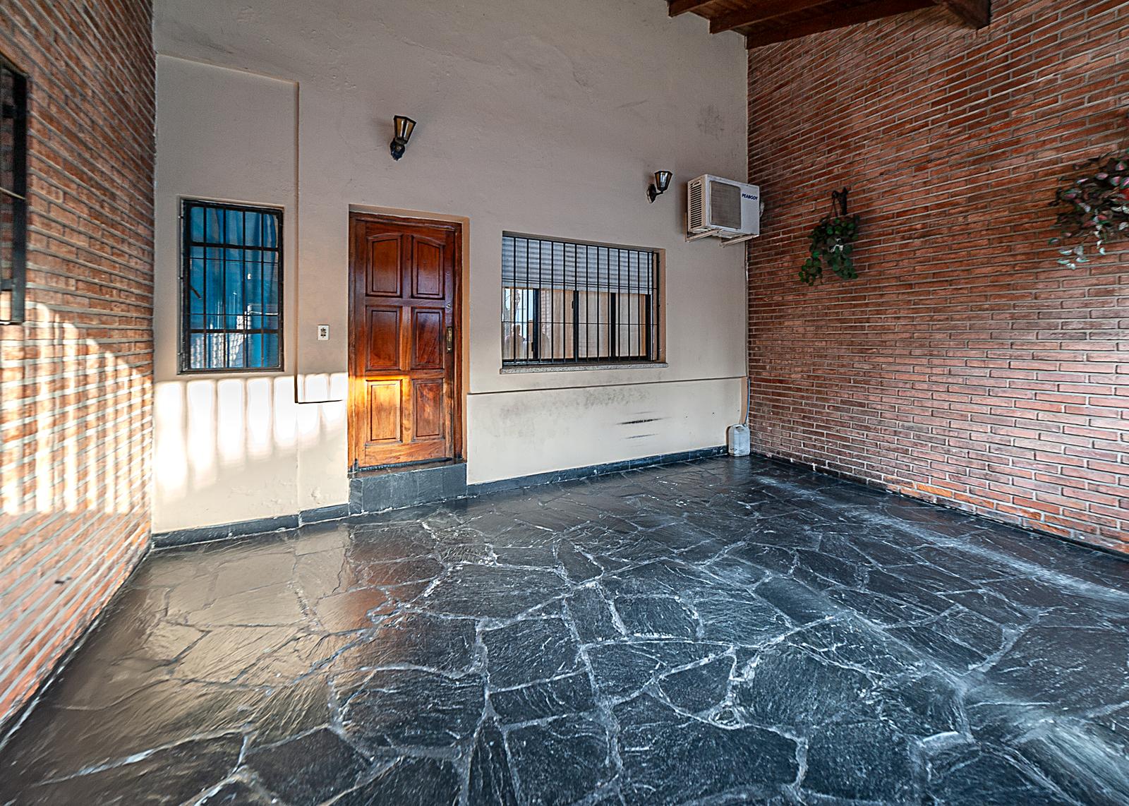 Garage 1