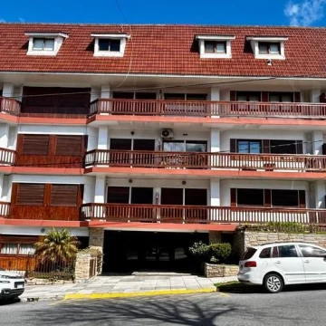 Departamento 2 ambientes en Playa Grande en alquiler