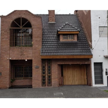 VENTA: Chalet - calle Lisandro Medina - Caseros - Zelaschi Propiedades