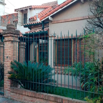 Casa en venta en Martin Coronado - Calle Suipacha