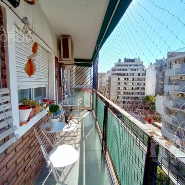 Venta 3 ambientes balcón corrido al frente Palermo