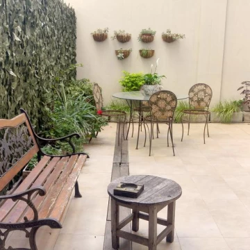 Excelente 4 amb. con dependencia patio y balcon en Palermo/Cañitas