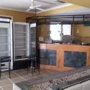Casa + Local