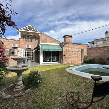 VENDE/PERMUTA bella propiedad ubicada en Belgrano esquina Soler.