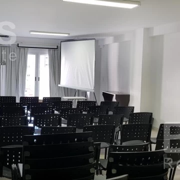 Gran oficina de Planta Libre en Recoleta (Facultad de Medicina)