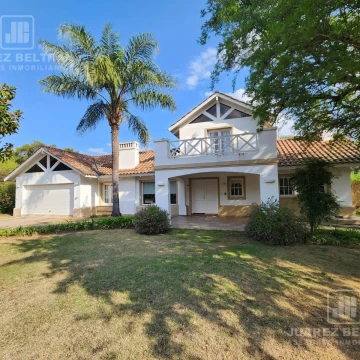 Venta - Casa de cuatro dormitorios con cochera y pileta - Country La Paloma - Villa Allende