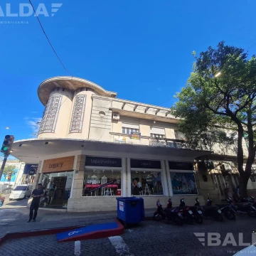 Casa en  Treinta y Tres esq Uruguay