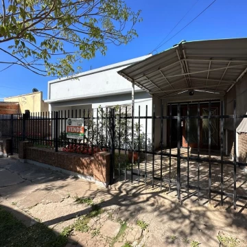 VENDE casa ubica en La Emilia