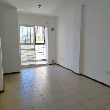 Departamento en alquiler de un dormitorio con balcón al frente en Rosario