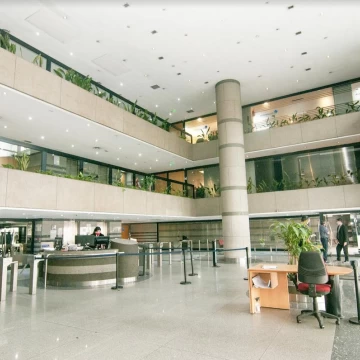 Oficina en emblemático edificio Word Trade Center EN ALQUILER