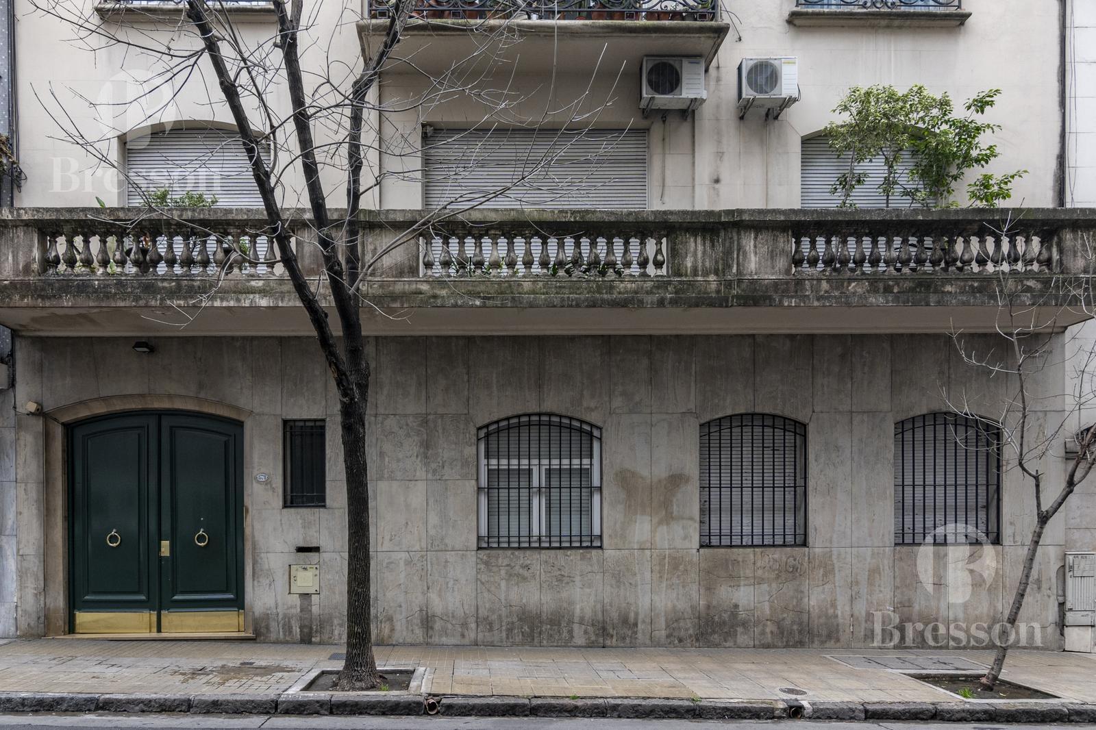 Departamento en venta de 4 ambientes en Recoleta - Uriburu 1500