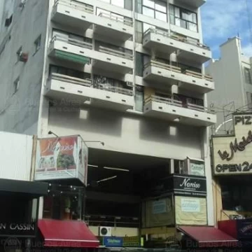 Local en Galería Francia. 18 m2.- Barrio Norte