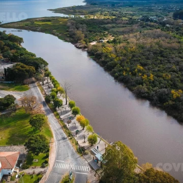 Terreno sobre arroyo, proyecto marinas, costa, turístico.