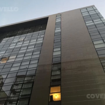 Venta monoambiente en piso alto en Cordón