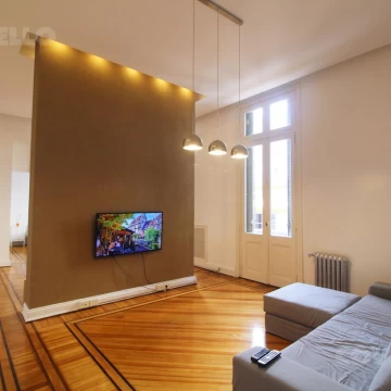 Venta departamento  de  6 ambientes