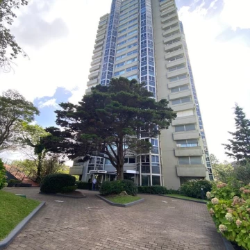 Departamento en venta de 3 dormitorios en Roosevelt Playa Mansa Punta del Este