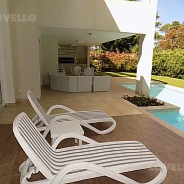 Venta y Alquiler, casa de 4 dormitorios , Boulevard Park Playa Mansa