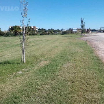 Terreno, gran oportunidad, seguridad, luz, agua, gas, internet, playa, amenities.