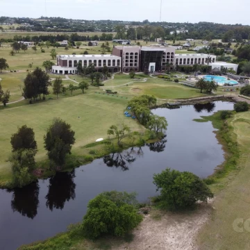 Terreno en Colonia del Sacramento, unico barrio cerrado, club house
