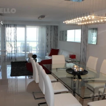 Departamento en venta 3 dormitorios mas dependencia - Playa Brava