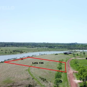Terreno en venta de de 3759 m2 con costa al lago en Barrio Privado Carmelo Golf