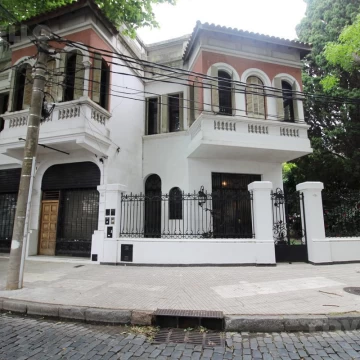 Venta casa de 6 ambientes con garage