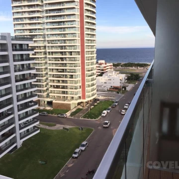 Departamento dos habitaciones, amueblado, edificio Chronos, a 150 m de Playa Brava