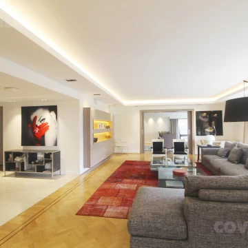 Venta semipiso de 6 ambientes con 3 cocheras - Palermo Nuevo