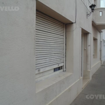 Local comercial, casa y departamento ubicado en el centro de la ciudad.