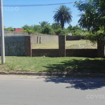 Terreno con paredones perimetrales, relleno