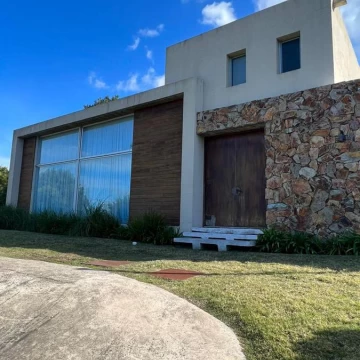 Casa en venta y alquiler temporario - La Barra