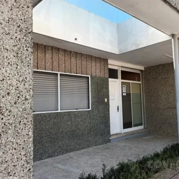 Amplia csa en venta en Carmelo de 6 dormitorios