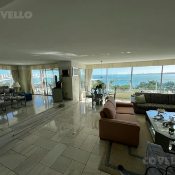 Departamento en Playa Mansa frente al mar 