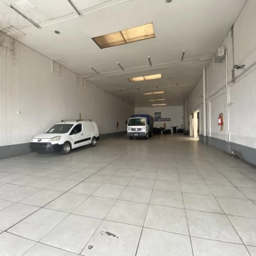 Venta o alquiler local/oficina, ideal para desarrollo