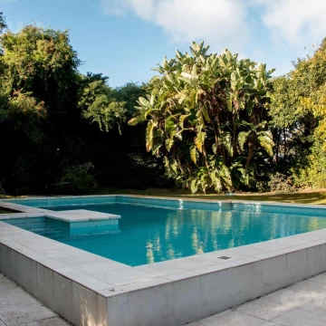 Importante residencia en Carrasco Sur!!!