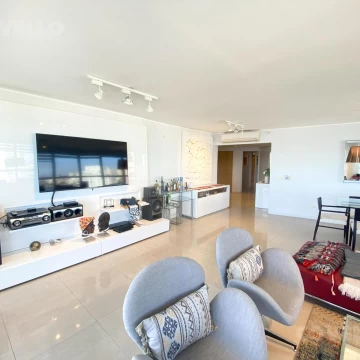Departamento en venta   3 dormitorios en suite - Playa Mansa
