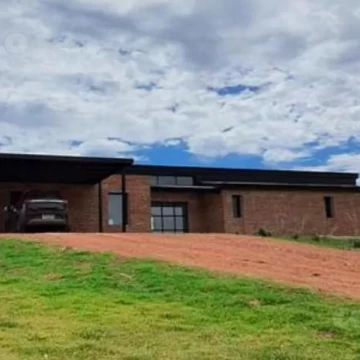 Venta casa de 3 dormitorios en barrio privado Carmelo Golf