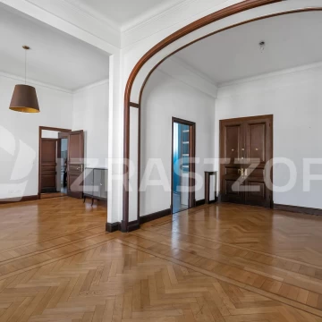 Departamento en alquiler de 3 dormitorios estilo francés en Recoleta