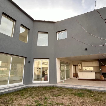 Casa en venta a estrenar- Pilar