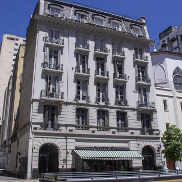 Dúplex a Reciclar con Terraza – Edificio Histórico en Retiro – A pocas cuadras del Teatro Colon