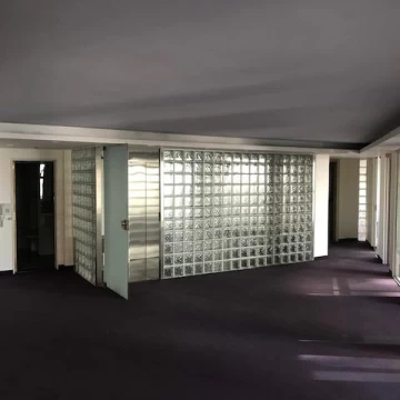 ALQUILER – OFICINAS CON BALCÓN PERIMETRAL – PISOS 2°, 5° Y 6° – EXCELENTE ESTADO