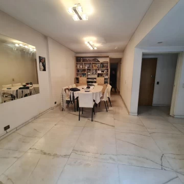 VENTA - 4 ambientes con balcón - dependencia - comedor diario - ONCE