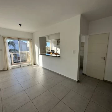 VENDE/PERMUTA departamento ubicado en calle Pellegrini 489